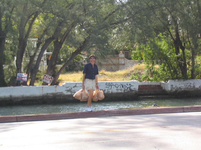 now where did I park my dinghy, Tom wonders after doing the grocery shopping