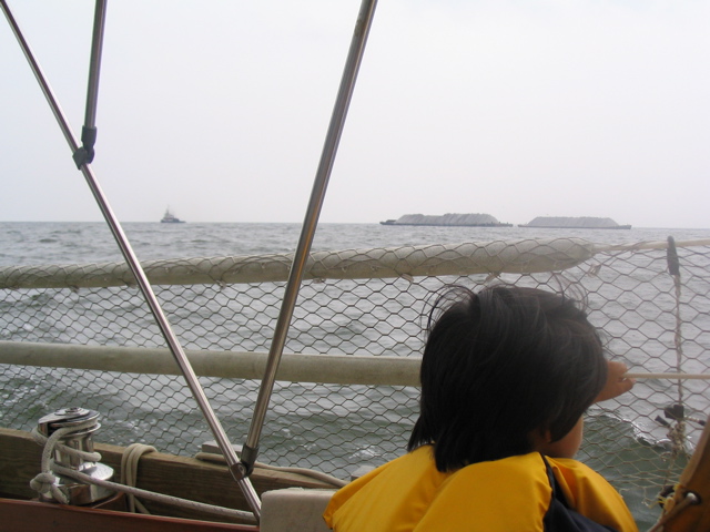 090414 barging in - voyaging to Hampton, VA